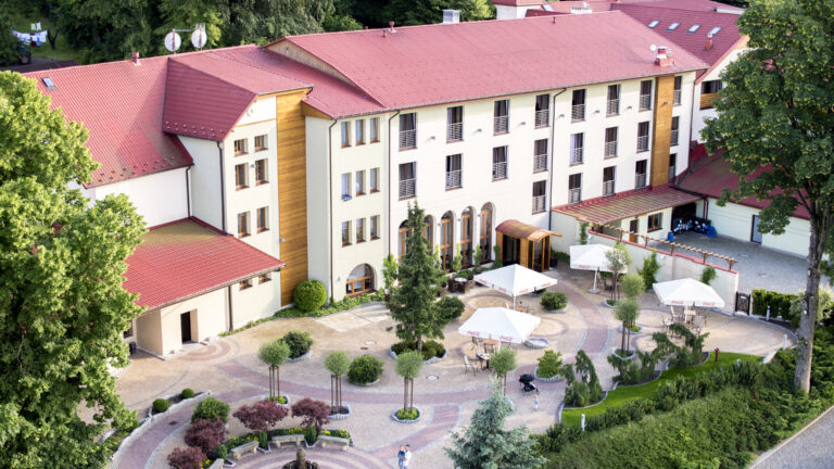Jesienny relaks w hotelu medical spa. Spędź romantyczne chwile górach Hotel****Medical Spa Malinowy Dwór